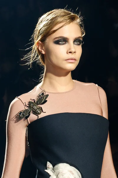 Look 3